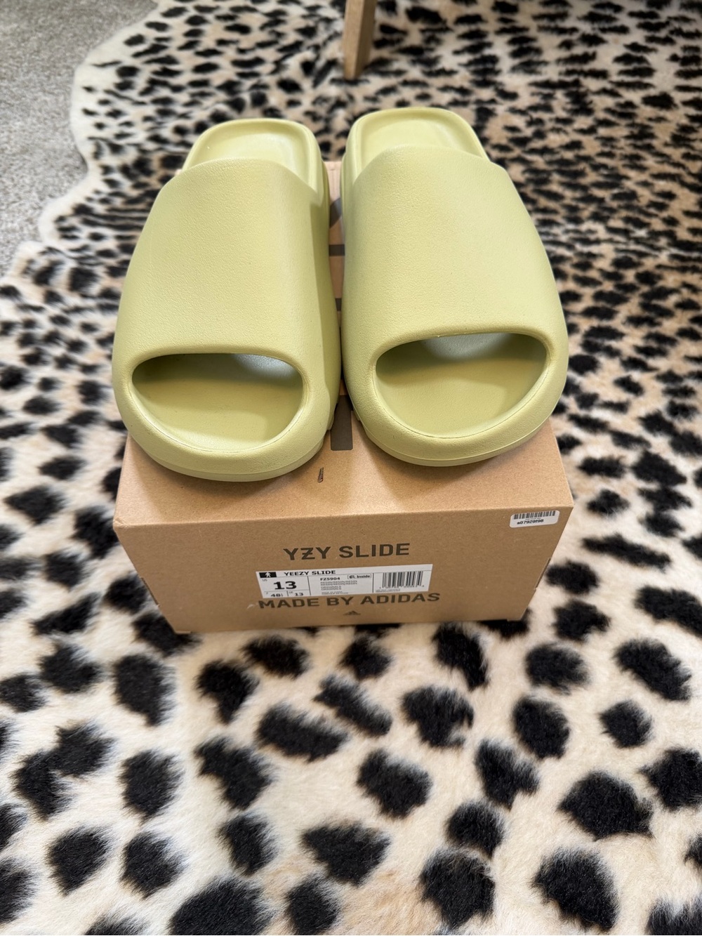 adidas YZY Light Olive Green Slide Sandals Men’s Sz 13